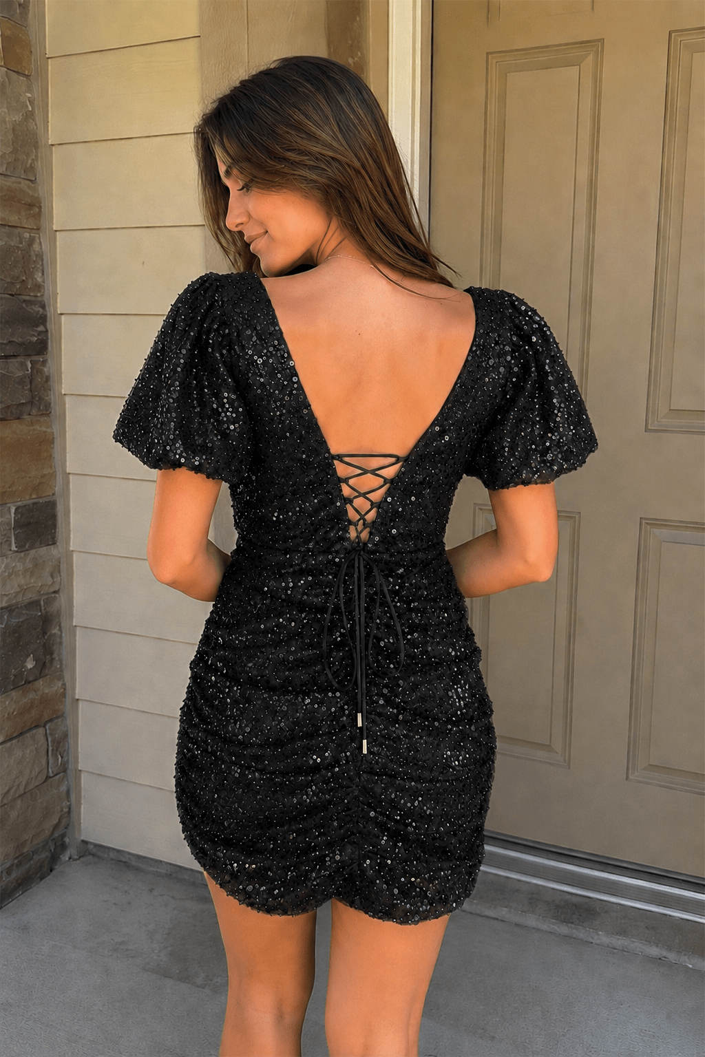 Black Sequin V-Neck Sheath Short Sleeve Mini Party Dresses